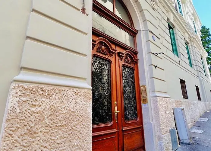 Ivi - Boutique Апартаменти